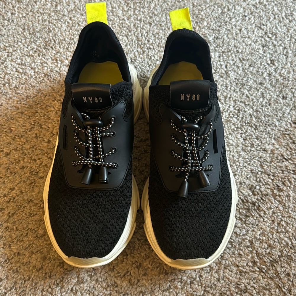 Used Steve Madden tennis shoes